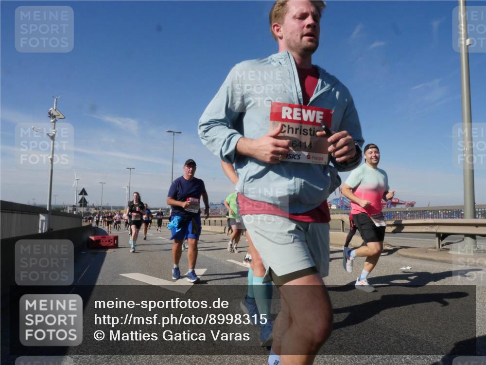 03.10.2025 - Köhlbrandbrückenlauf Matties Gatica Varas http://msf.ph/oto/8998315 03.10.2025 12:50:19 Position 2 6414 meine-sportfotos.de