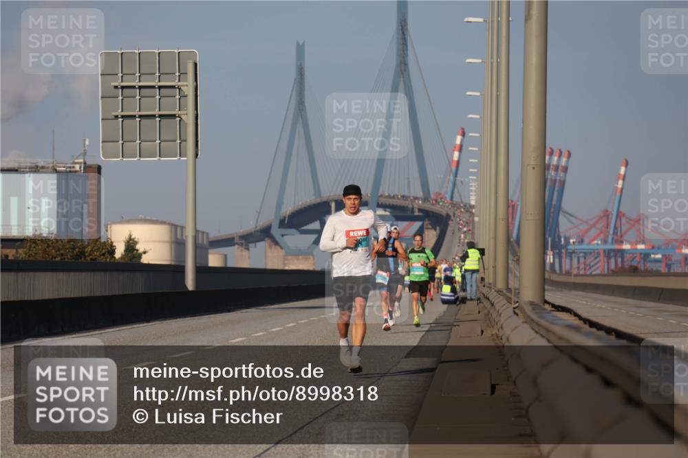 03.10.2025 - Köhlbrandbrückenlauf Luisa Fischer http://msf.ph/oto/8998318 03.10.2025 10:39:01 Position 3  meine-sportfotos.de