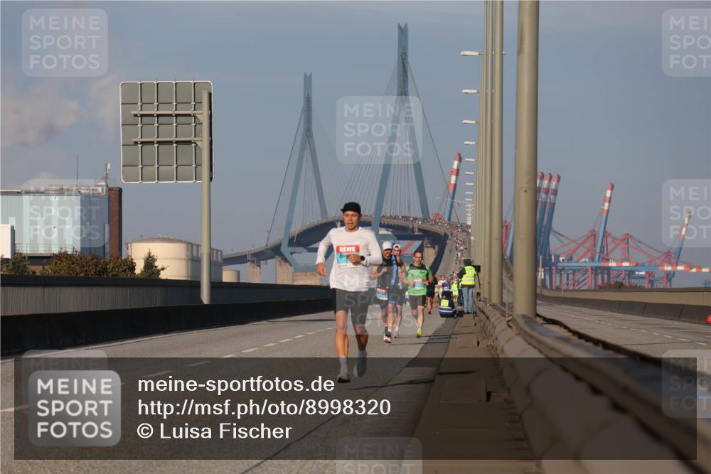 03.10.2025 - Köhlbrandbrückenlauf Luisa Fischer http://msf.ph/oto/8998320 03.10.2025 10:39:01 Position 3  meine-sportfotos.de