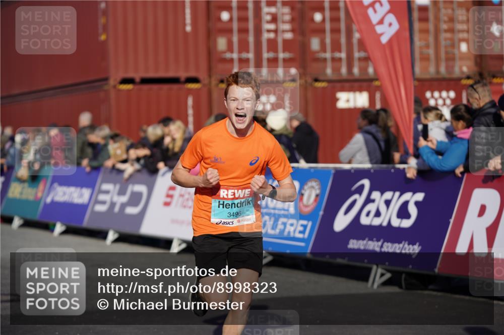 03.10.2025 - Köhlbrandbrückenlauf Michael Burmester http://msf.ph/oto/8998323 03.10.2025 10:02:53 Ziel 1105, 1116, 3353, 3496, 3521, 3630, 3832 meine-sportfotos.de