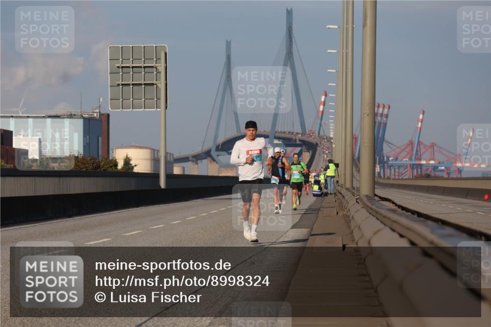 03.10.2025 - Köhlbrandbrückenlauf Luisa Fischer http://msf.ph/oto/8998324 03.10.2025 10:39:02 Position 3  meine-sportfotos.de