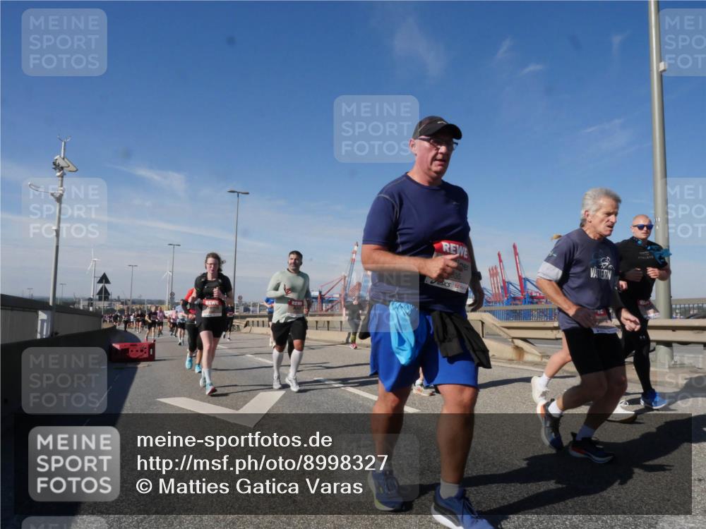 03.10.2025 - Köhlbrandbrückenlauf Matties Gatica Varas http://msf.ph/oto/8998327 03.10.2025 12:50:21 Position 2 35 meine-sportfotos.de