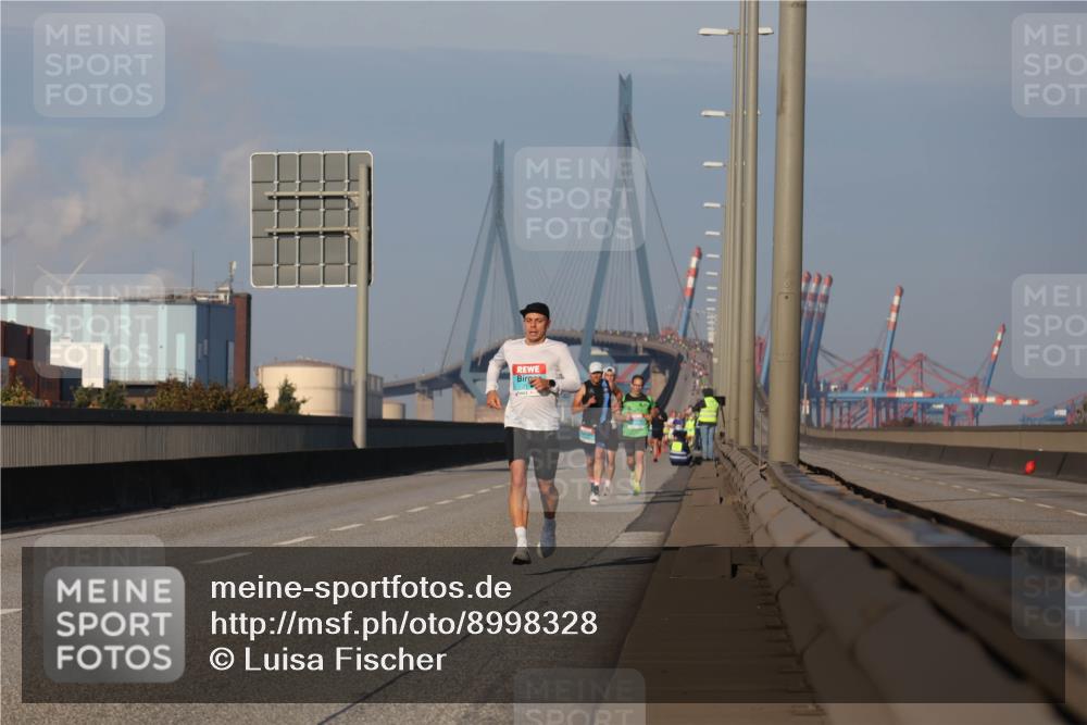 03.10.2025 - Köhlbrandbrückenlauf Luisa Fischer http://msf.ph/oto/8998328 03.10.2025 10:39:02 Position 3  meine-sportfotos.de