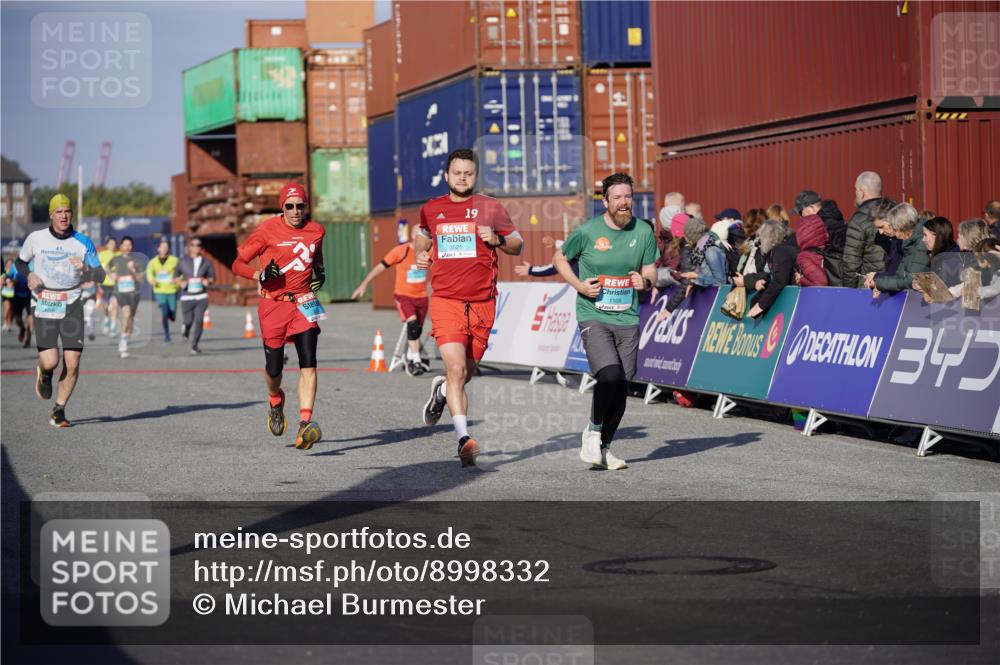 03.10.2025 - Köhlbrandbrückenlauf Michael Burmester http://msf.ph/oto/8998332 03.10.2025 10:02:55 Ziel 1105, 1116, 3353, 3496, 3521, 3832 meine-sportfotos.de