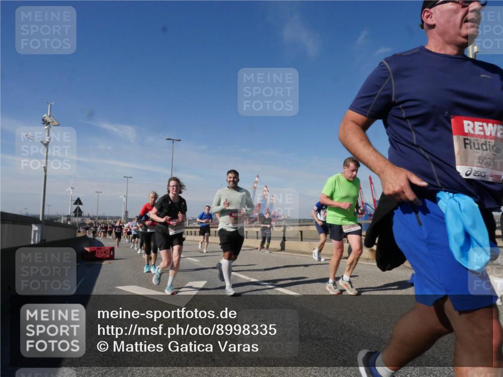 03.10.2025 - Köhlbrandbrückenlauf Matties Gatica Varas http://msf.ph/oto/8998335 03.10.2025 12:50:21 Position 2 6035 meine-sportfotos.de