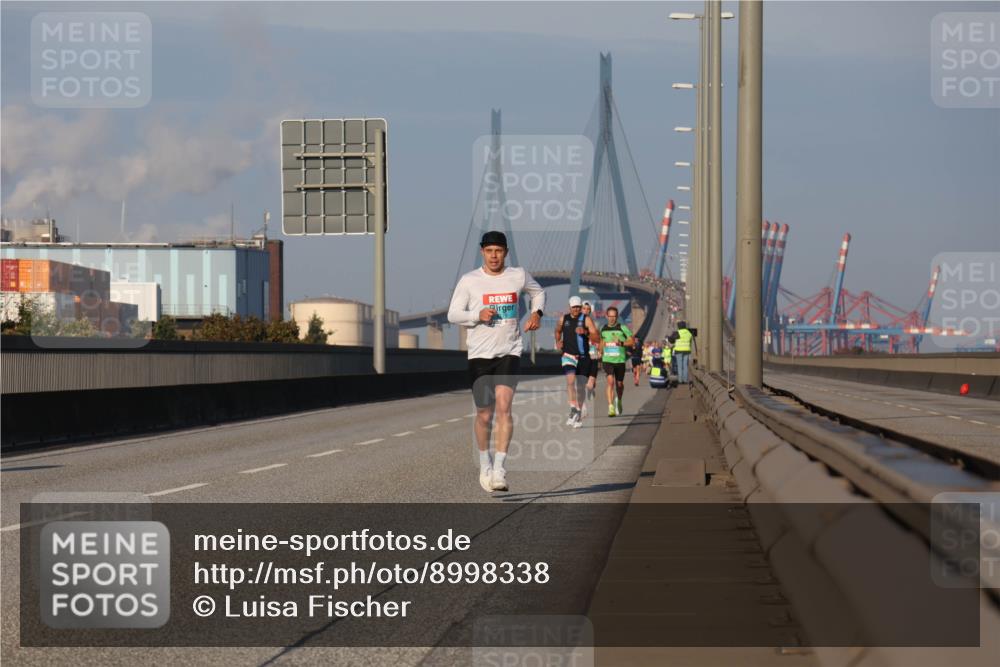 03.10.2025 - Köhlbrandbrückenlauf Luisa Fischer http://msf.ph/oto/8998338 03.10.2025 10:39:03 Position 3  meine-sportfotos.de