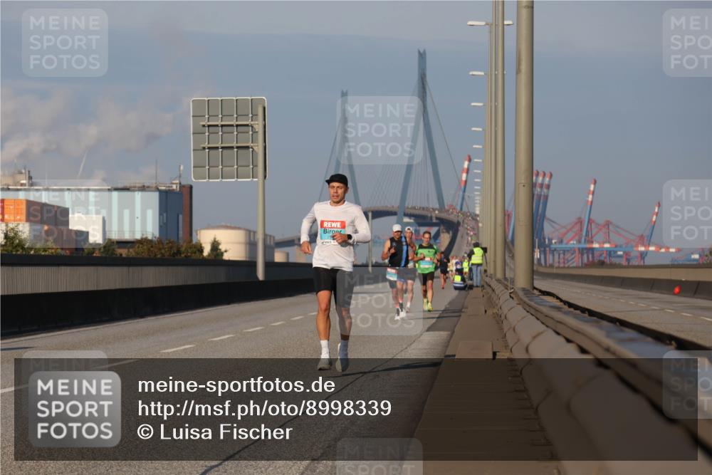 03.10.2025 - Köhlbrandbrückenlauf Luisa Fischer http://msf.ph/oto/8998339 03.10.2025 10:39:03 Position 3  meine-sportfotos.de