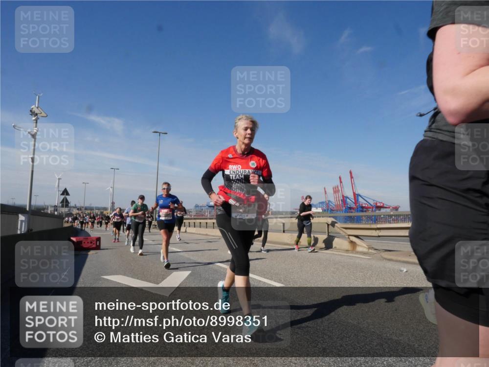 03.10.2025 - Köhlbrandbrückenlauf Matties Gatica Varas http://msf.ph/oto/8998351 03.10.2025 12:50:23 Position 2  meine-sportfotos.de