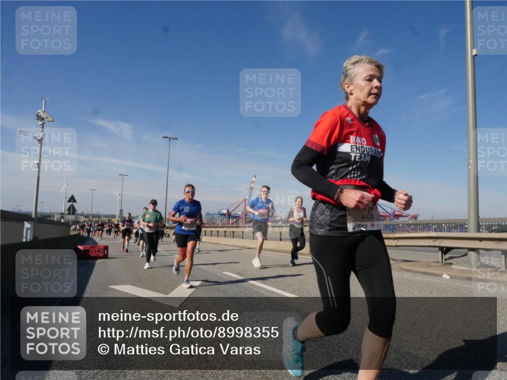 03.10.2025 - Köhlbrandbrückenlauf Matties Gatica Varas http://msf.ph/oto/8998355 03.10.2025 12:50:24 Position 2 6429 meine-sportfotos.de