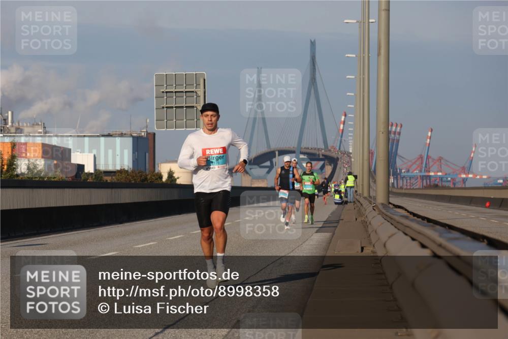 03.10.2025 - Köhlbrandbrückenlauf Luisa Fischer http://msf.ph/oto/8998358 03.10.2025 10:39:05 Position 3 2176 meine-sportfotos.de