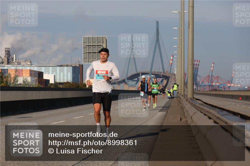 03.10.2025 - Köhlbrandbrückenlauf Luisa Fischer http://msf.ph/oto/8998361 03.10.2025 10:39:05 Position 3 2176 meine-sportfotos.de
