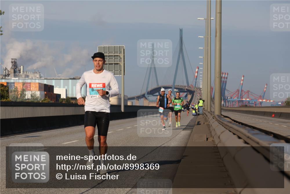 03.10.2025 - Köhlbrandbrückenlauf Luisa Fischer http://msf.ph/oto/8998369 03.10.2025 10:39:06 Position 3  meine-sportfotos.de