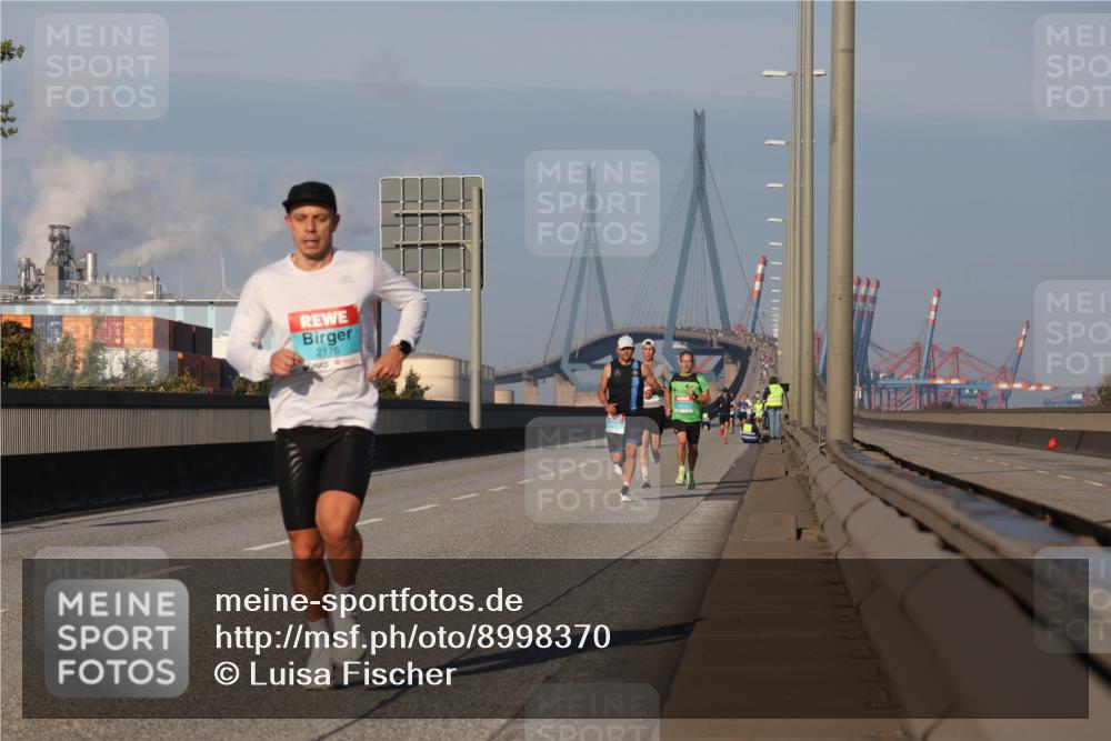 03.10.2025 - Köhlbrandbrückenlauf Luisa Fischer http://msf.ph/oto/8998370 03.10.2025 10:39:06 Position 3 2176 meine-sportfotos.de