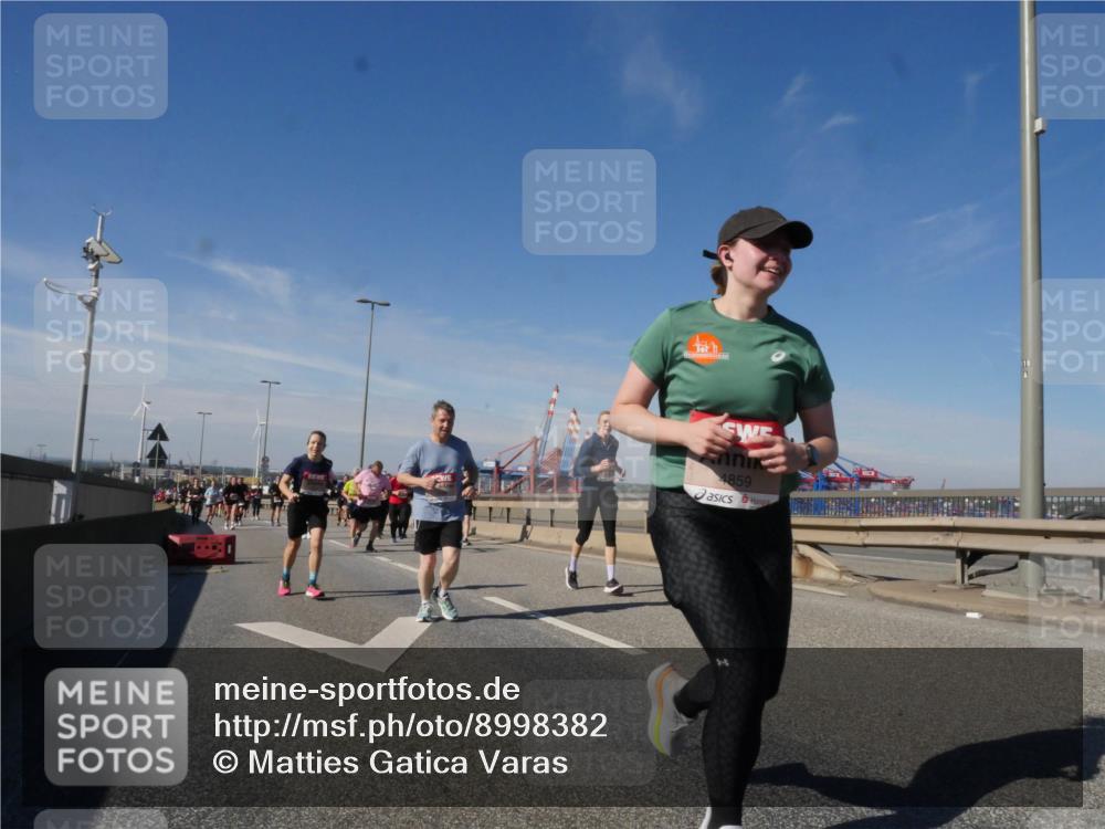 03.10.2025 - Köhlbrandbrückenlauf Matties Gatica Varas http://msf.ph/oto/8998382 03.10.2025 12:50:26 Position 2 4859 meine-sportfotos.de