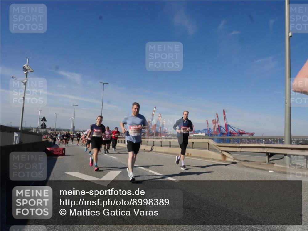 03.10.2025 - Köhlbrandbrückenlauf Matties Gatica Varas http://msf.ph/oto/8998389 03.10.2025 12:50:27 Position 2  meine-sportfotos.de