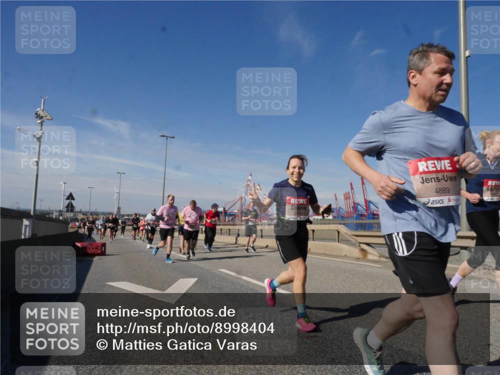 03.10.2025 - Köhlbrandbrückenlauf Matties Gatica Varas http://msf.ph/oto/8998404 03.10.2025 12:50:28 Position 2 4915, 4889 meine-sportfotos.de