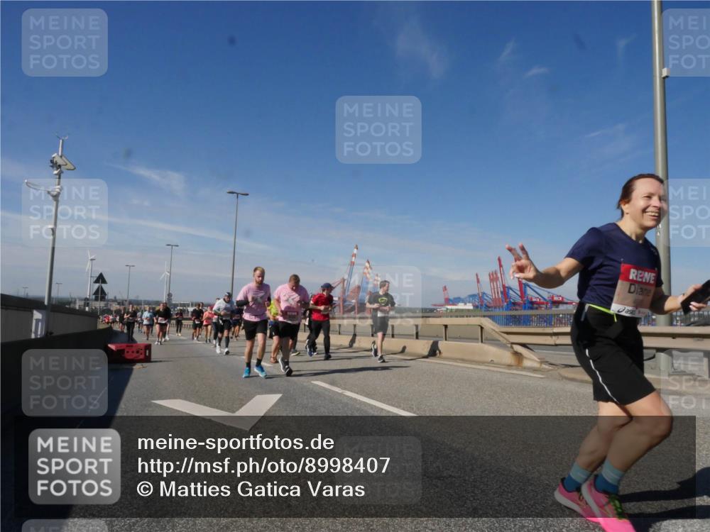 03.10.2025 - Köhlbrandbrückenlauf Matties Gatica Varas http://msf.ph/oto/8998407 03.10.2025 12:50:29 Position 2  meine-sportfotos.de