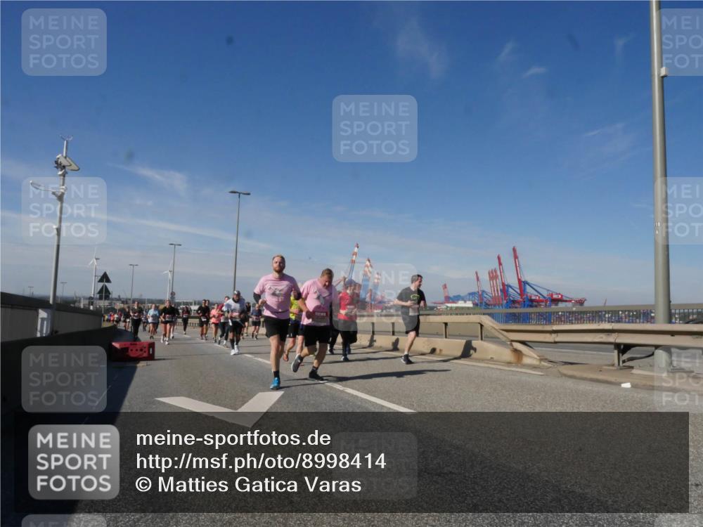 03.10.2025 - Köhlbrandbrückenlauf Matties Gatica Varas http://msf.ph/oto/8998414 03.10.2025 12:50:29 Position 2  meine-sportfotos.de