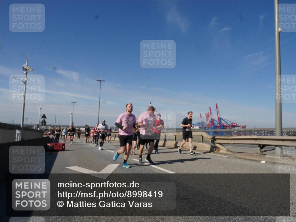 03.10.2025 - Köhlbrandbrückenlauf Matties Gatica Varas http://msf.ph/oto/8998419 03.10.2025 12:50:30 Position 2  meine-sportfotos.de