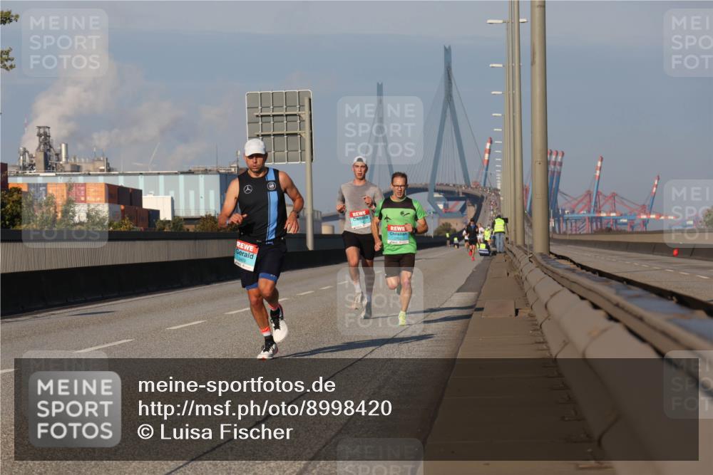 03.10.2025 - Köhlbrandbrückenlauf Luisa Fischer http://msf.ph/oto/8998420 03.10.2025 10:39:12 Position 3  meine-sportfotos.de