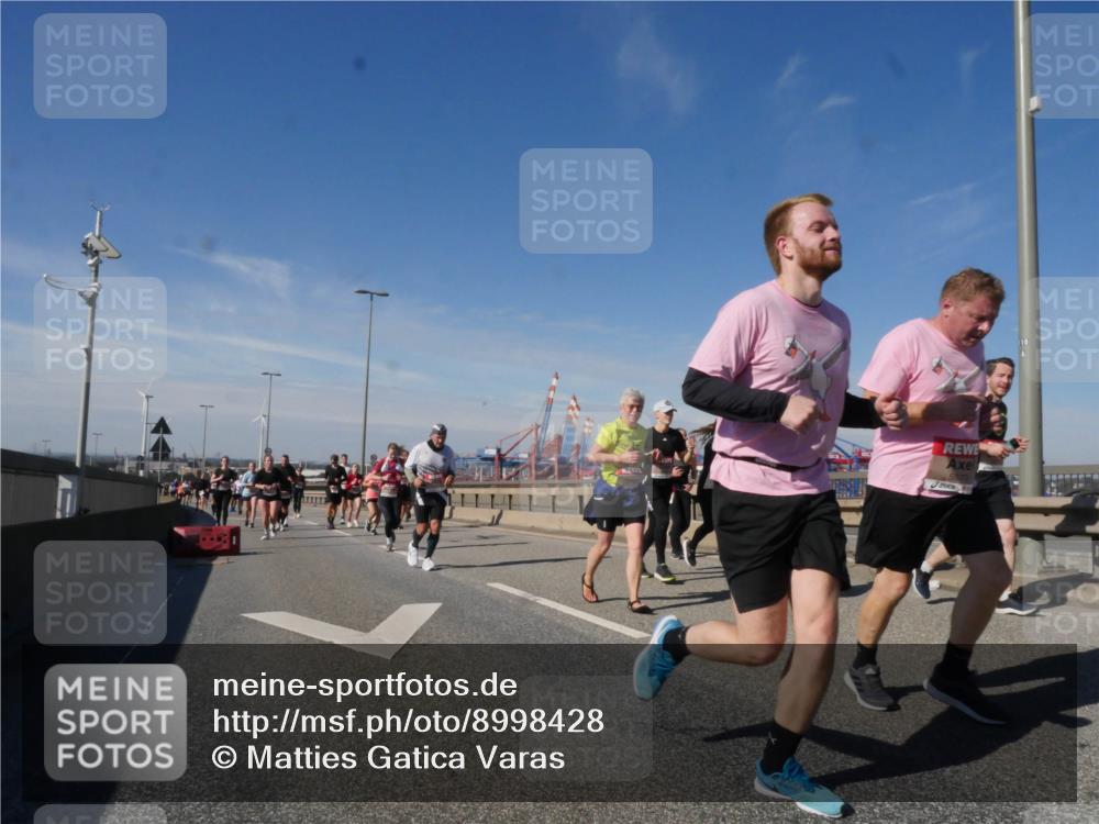 03.10.2025 - Köhlbrandbrückenlauf Matties Gatica Varas http://msf.ph/oto/8998428 03.10.2025 12:50:31 Position 2 5873 meine-sportfotos.de