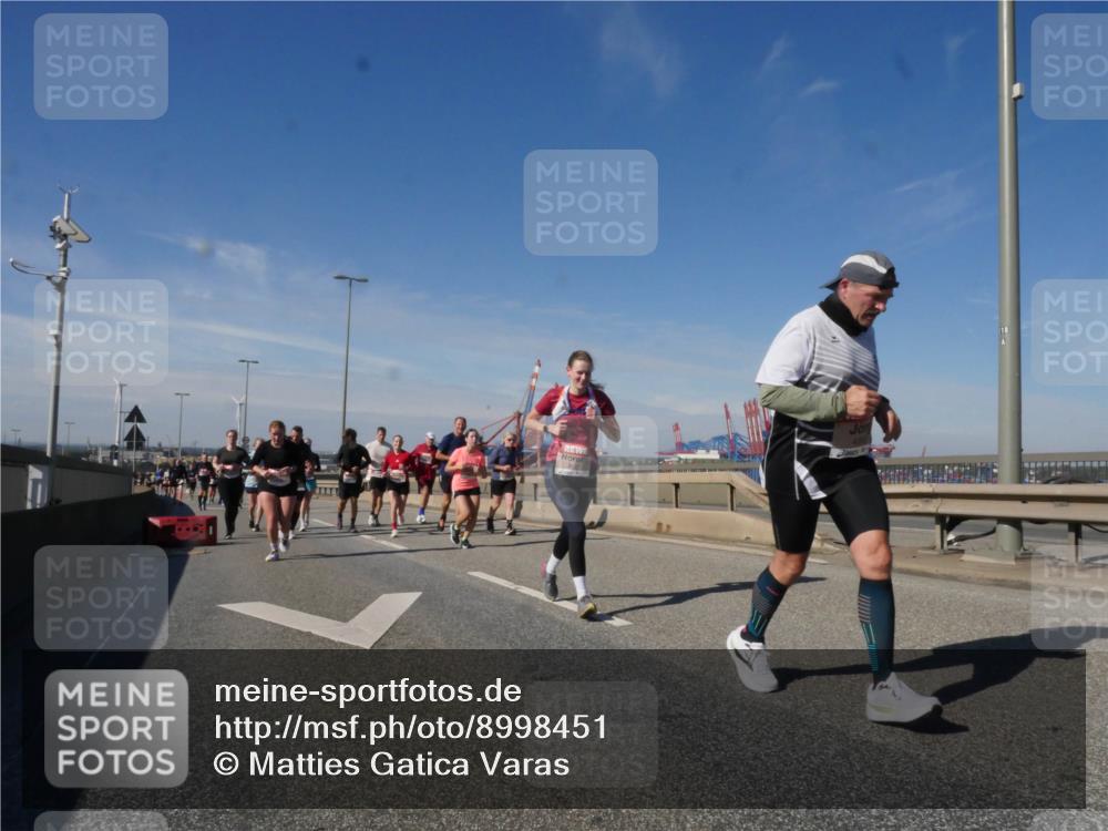 03.10.2025 - Köhlbrandbrückenlauf Matties Gatica Varas http://msf.ph/oto/8998451 03.10.2025 12:50:34 Position 2  meine-sportfotos.de