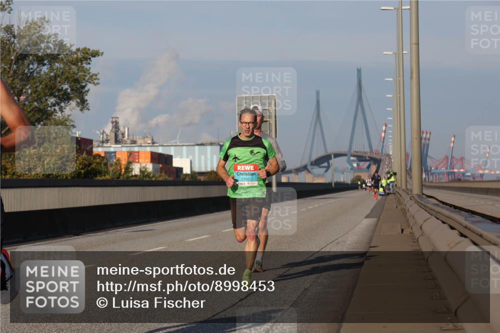 03.10.2025 - Köhlbrandbrückenlauf Luisa Fischer http://msf.ph/oto/8998453 03.10.2025 10:39:16 Position 3 2702 meine-sportfotos.de