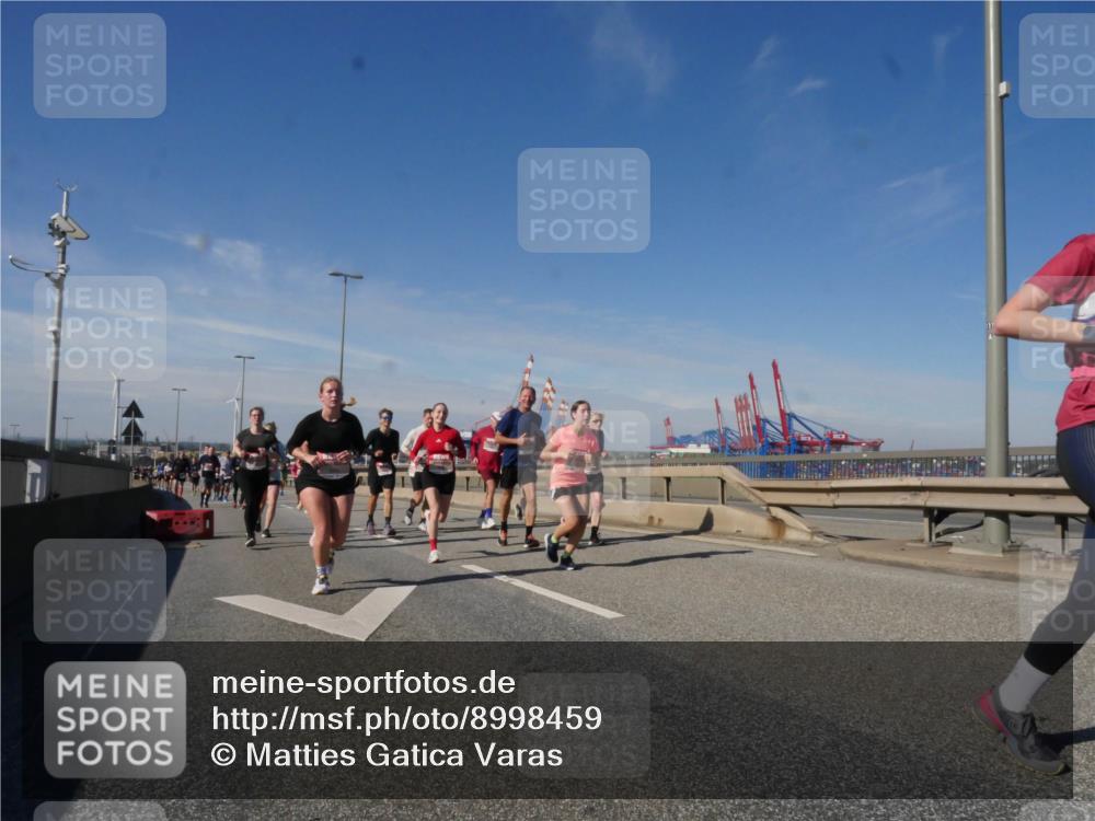 03.10.2025 - Köhlbrandbrückenlauf Matties Gatica Varas http://msf.ph/oto/8998459 03.10.2025 12:50:36 Position 2  meine-sportfotos.de