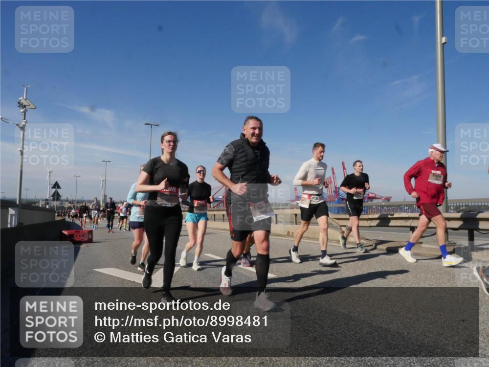 03.10.2025 - Köhlbrandbrückenlauf Matties Gatica Varas http://msf.ph/oto/8998481 03.10.2025 12:50:39 Position 2  meine-sportfotos.de