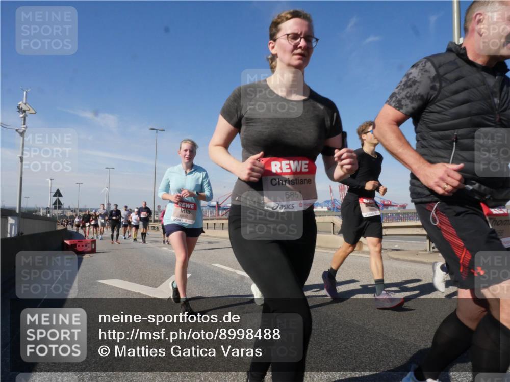 03.10.2025 - Köhlbrandbrückenlauf Matties Gatica Varas http://msf.ph/oto/8998488 03.10.2025 12:50:39 Position 2 6650, 5851, 558 meine-sportfotos.de