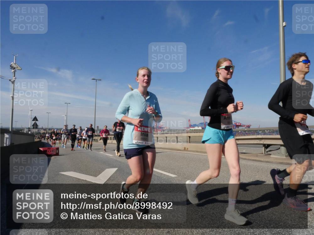 03.10.2025 - Köhlbrandbrückenlauf Matties Gatica Varas http://msf.ph/oto/8998492 03.10.2025 12:50:40 Position 2 6650 meine-sportfotos.de