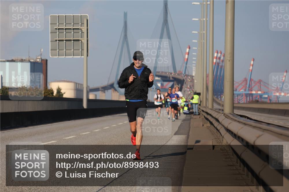 03.10.2025 - Köhlbrandbrückenlauf Luisa Fischer http://msf.ph/oto/8998493 03.10.2025 10:39:35 Position 3  meine-sportfotos.de