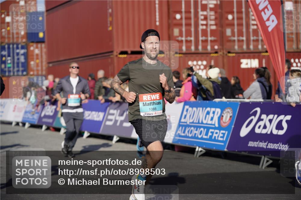 03.10.2025 - Köhlbrandbrückenlauf Michael Burmester http://msf.ph/oto/8998503 03.10.2025 10:03:04 Ziel 1072, 1088, 1091, 1111, 1116, 1173, 1198, 1313, 1321, 1334, 1560, 1836, 3196, 3305, 3353, 3521, 3655 meine-sportfotos.de