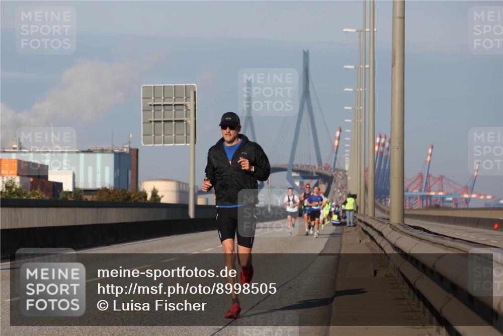03.10.2025 - Köhlbrandbrückenlauf Luisa Fischer http://msf.ph/oto/8998505 03.10.2025 10:39:36 Position 3  meine-sportfotos.de