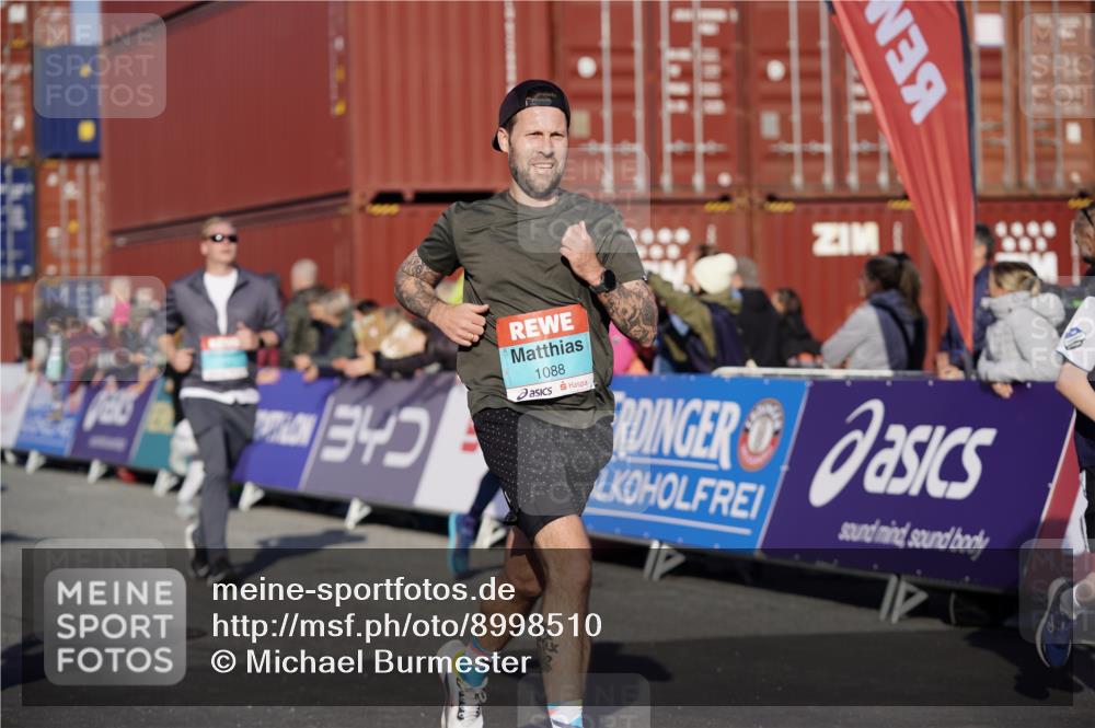 03.10.2025 - Köhlbrandbrückenlauf Michael Burmester http://msf.ph/oto/8998510 03.10.2025 10:03:04 Ziel 1072, 1088, 1091, 1111, 1116, 1173, 1198, 1313, 1321, 1334, 1560, 1836, 3196, 3305, 3353, 3521, 3655 meine-sportfotos.de