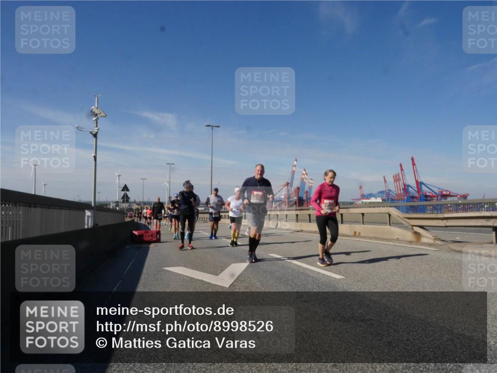 03.10.2025 - Köhlbrandbrückenlauf Matties Gatica Varas http://msf.ph/oto/8998526 03.10.2025 12:50:44 Position 2  meine-sportfotos.de