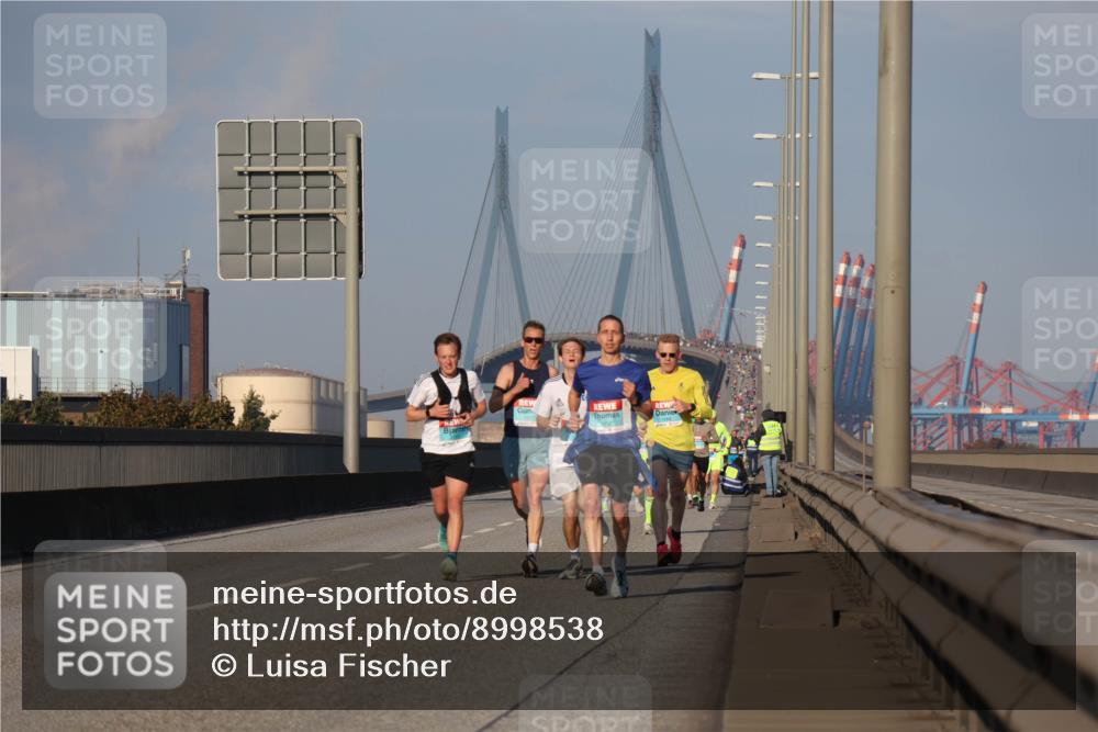 03.10.2025 - Köhlbrandbrückenlauf Luisa Fischer http://msf.ph/oto/8998538 03.10.2025 10:39:46 Position 3 1044 meine-sportfotos.de