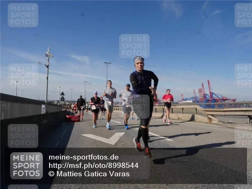 03.10.2025 - Köhlbrandbrückenlauf Matties Gatica Varas http://msf.ph/oto/8998544 03.10.2025 12:50:46 Position 2  meine-sportfotos.de
