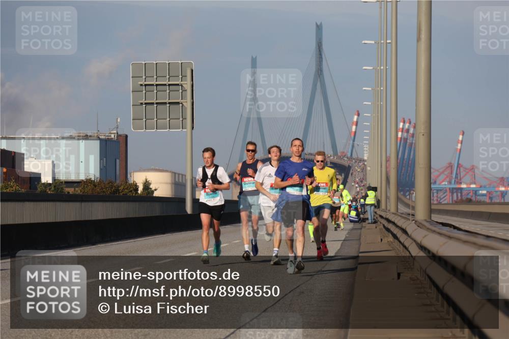 03.10.2025 - Köhlbrandbrückenlauf Luisa Fischer http://msf.ph/oto/8998550 03.10.2025 10:39:47 Position 3  meine-sportfotos.de