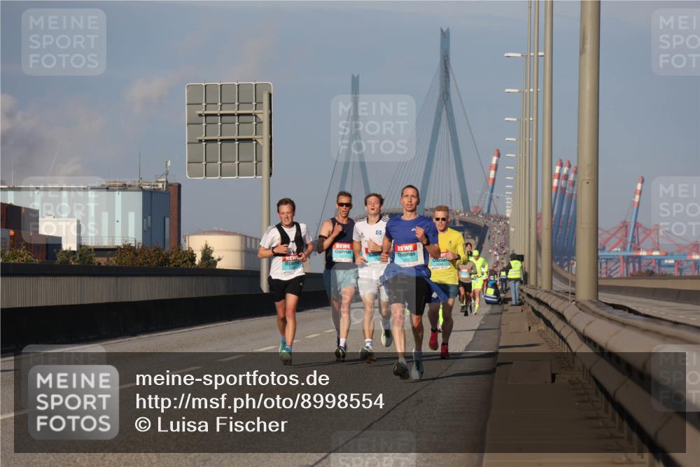 03.10.2025 - Köhlbrandbrückenlauf Luisa Fischer http://msf.ph/oto/8998554 03.10.2025 10:39:48 Position 3 0, 1032 meine-sportfotos.de