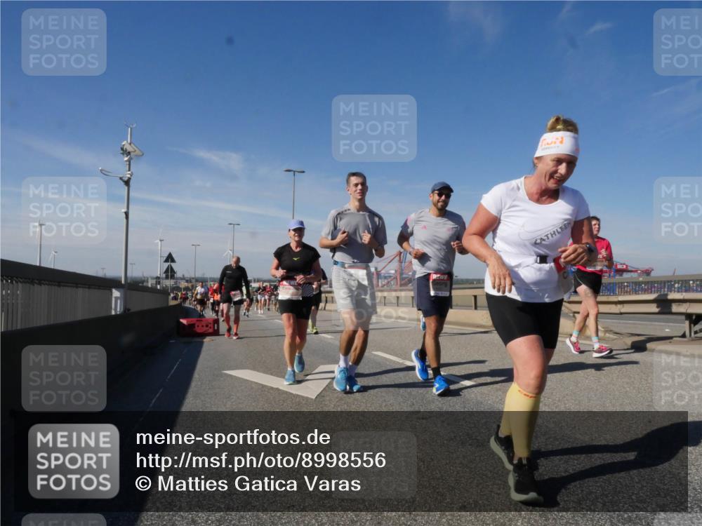 03.10.2025 - Köhlbrandbrückenlauf Matties Gatica Varas http://msf.ph/oto/8998556 03.10.2025 12:50:48 Position 2  meine-sportfotos.de