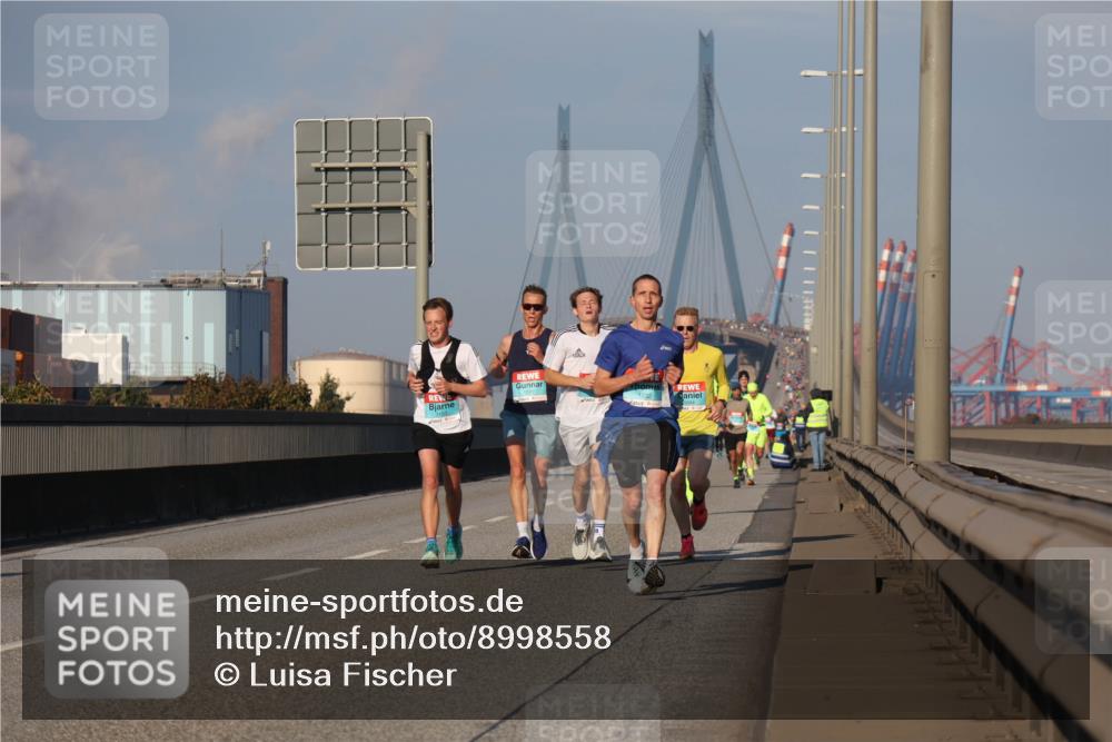 03.10.2025 - Köhlbrandbrückenlauf Luisa Fischer http://msf.ph/oto/8998558 03.10.2025 10:39:48 Position 3  meine-sportfotos.de