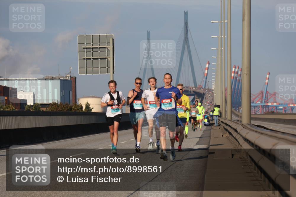 03.10.2025 - Köhlbrandbrückenlauf Luisa Fischer http://msf.ph/oto/8998561 03.10.2025 10:39:48 Position 3  meine-sportfotos.de