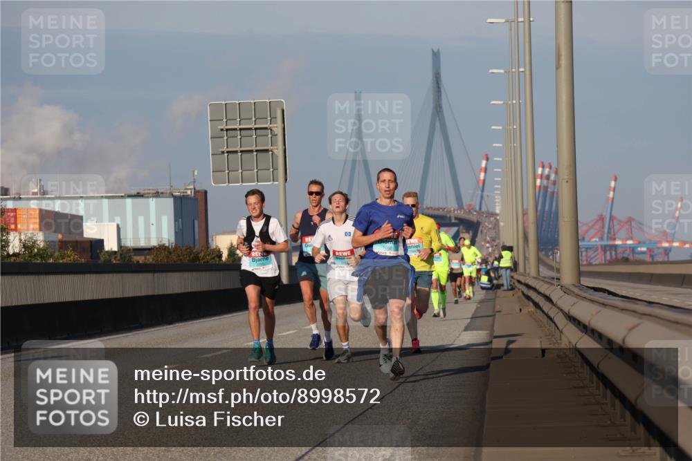 03.10.2025 - Köhlbrandbrückenlauf Luisa Fischer http://msf.ph/oto/8998572 03.10.2025 10:39:49 Position 3 1032 meine-sportfotos.de