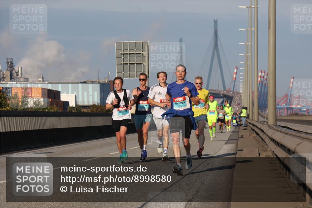 03.10.2025 - Köhlbrandbrückenlauf Luisa Fischer http://msf.ph/oto/8998580 03.10.2025 10:39:50 Position 3 1032 meine-sportfotos.de