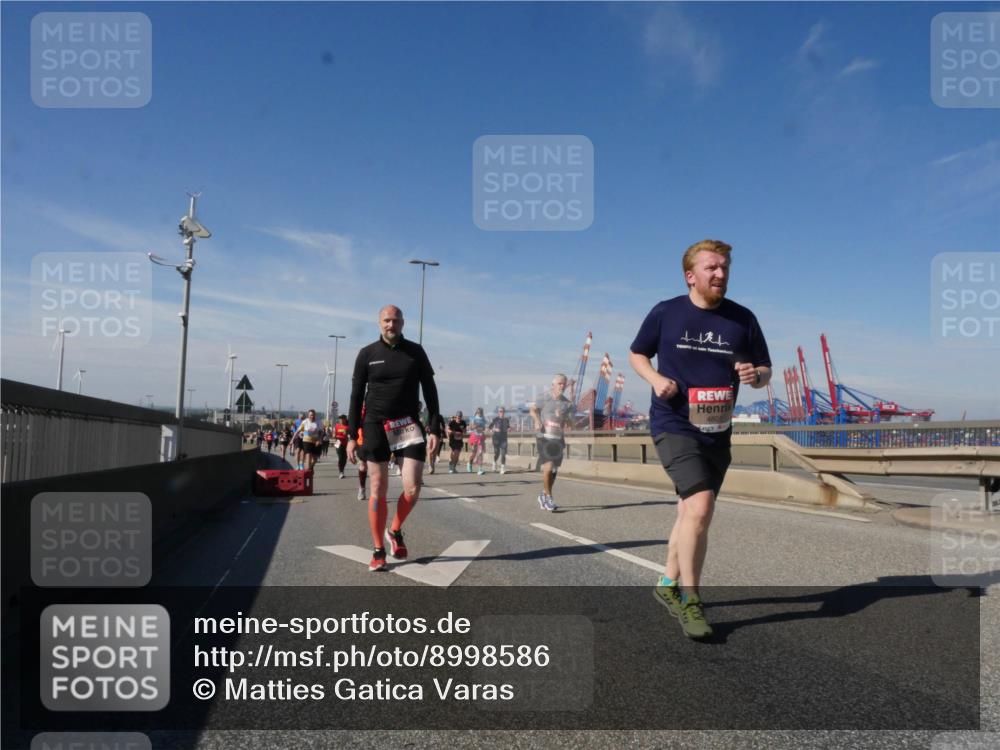 03.10.2025 - Köhlbrandbrückenlauf Matties Gatica Varas http://msf.ph/oto/8998586 03.10.2025 12:50:51 Position 2 4601 meine-sportfotos.de