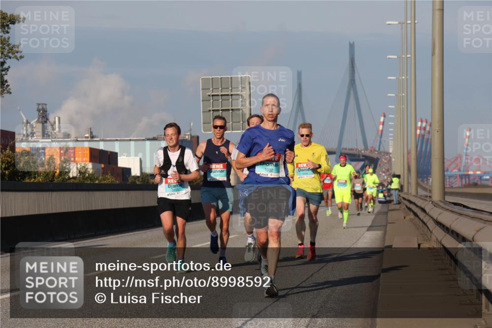 03.10.2025 - Köhlbrandbrückenlauf Luisa Fischer http://msf.ph/oto/8998592 03.10.2025 10:39:51 Position 3 3153, 1017, 1032, 1044, 1 meine-sportfotos.de