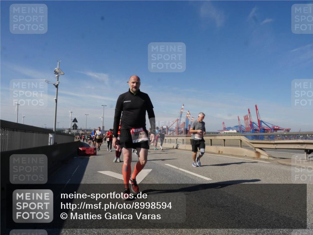 03.10.2025 - Köhlbrandbrückenlauf Matties Gatica Varas http://msf.ph/oto/8998594 03.10.2025 12:50:52 Position 2 4339 meine-sportfotos.de
