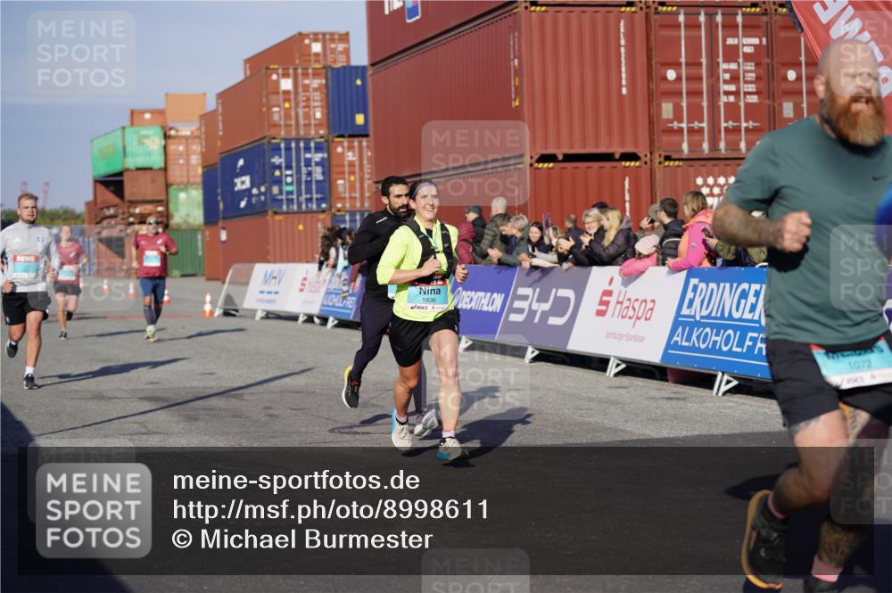 03.10.2025 - Köhlbrandbrückenlauf Michael Burmester http://msf.ph/oto/8998611 03.10.2025 10:03:10 Ziel 1072, 1088, 1091, 1111, 1173, 1198, 1207, 1313, 1321, 1334, 1560, 1836, 1931, 2995, 2998, 3196, 3655, 3802 meine-sportfotos.de