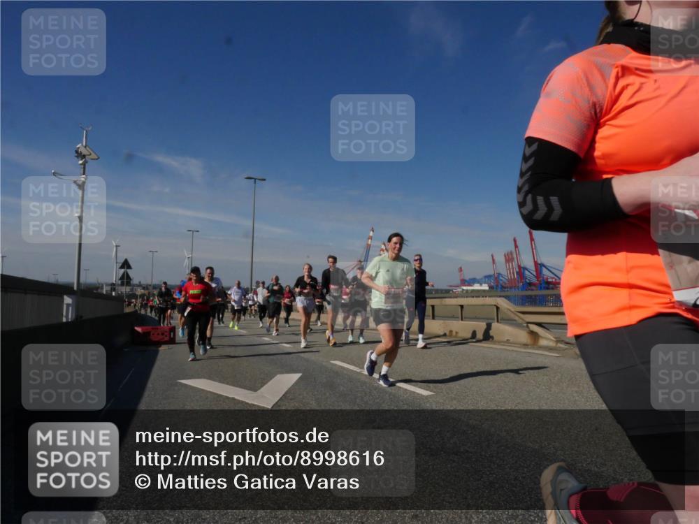 03.10.2025 - Köhlbrandbrückenlauf Matties Gatica Varas http://msf.ph/oto/8998616 03.10.2025 12:50:55 Position 2  meine-sportfotos.de